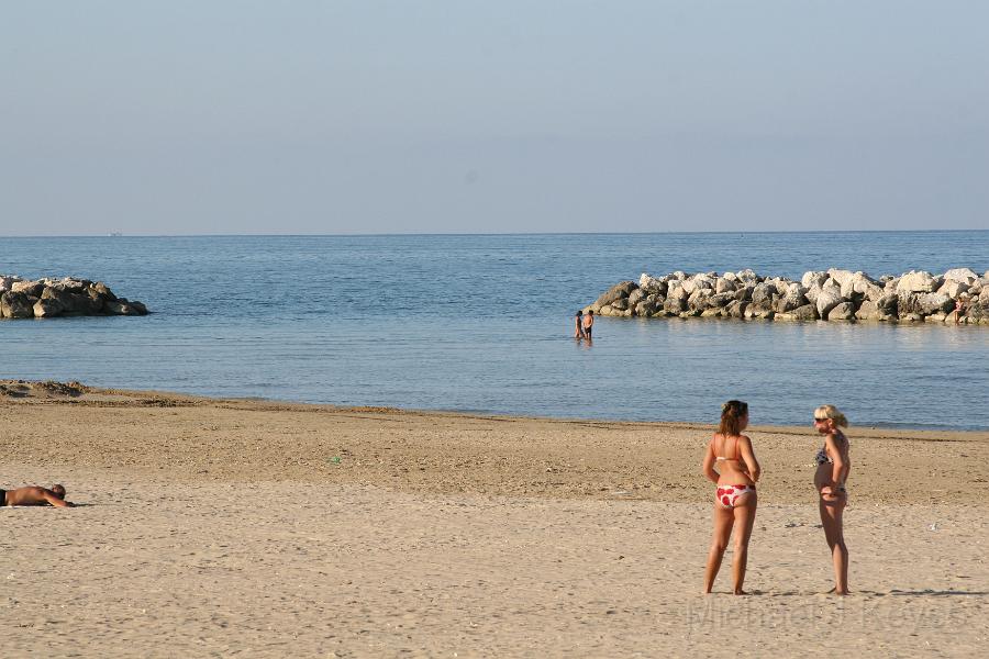 IMG_1584.JPG - Beach in Ortona