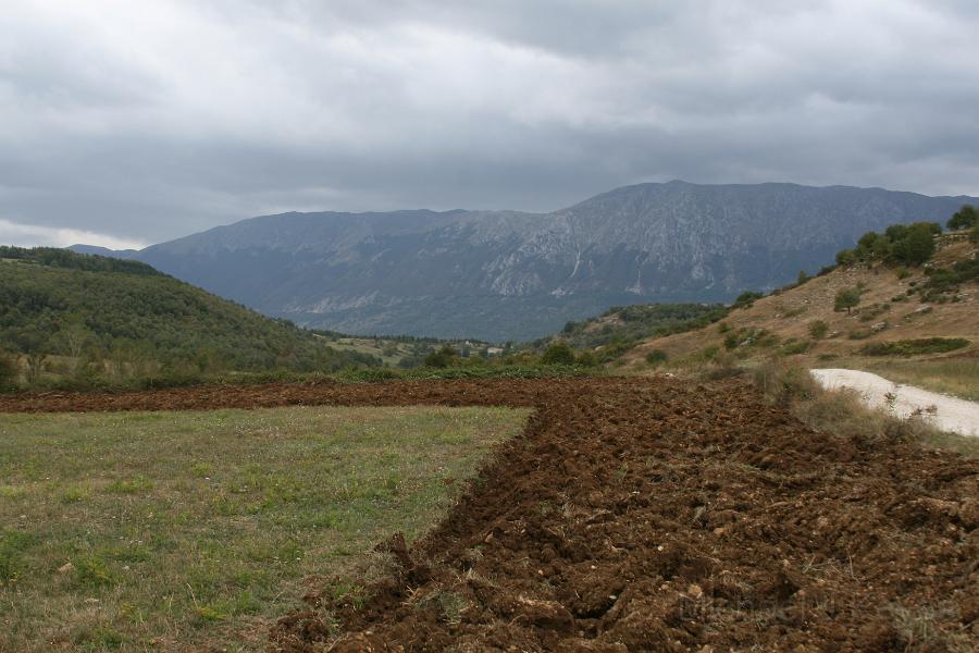 IMG_2012.JPG - Fields with monte Morrone in the Distance