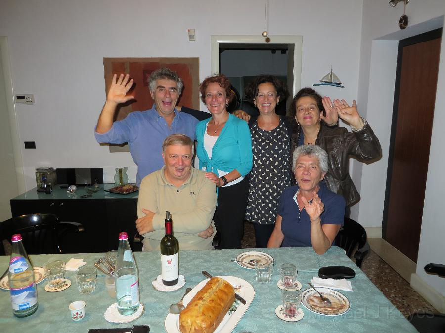 IMG_1304.JPG - Cousins in Padova