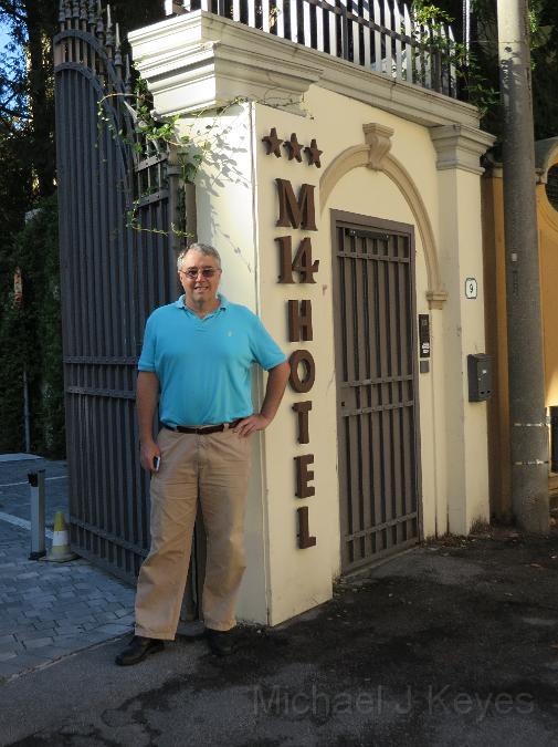 IMG_1310.JPG - Hotel M14 is so convenient, Clean and great Value