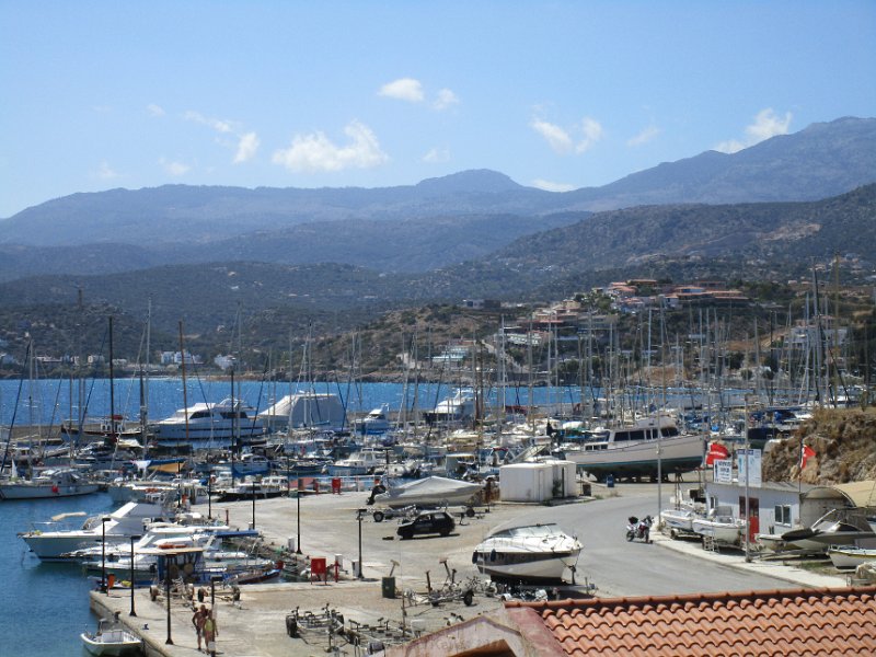 IMG_1801.JPG - Boatyard and harbor!