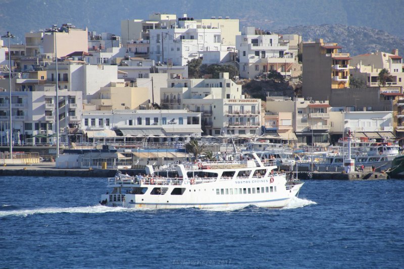 IMG_9443.JPG - Arriving in the Harbor