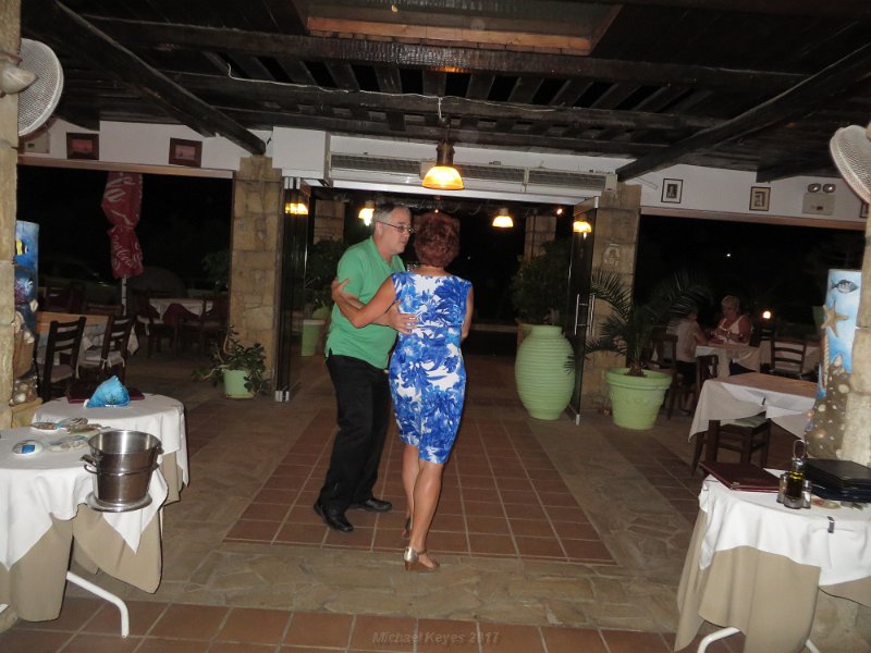 IMG_5828.JPG - Dancing at Thea. 