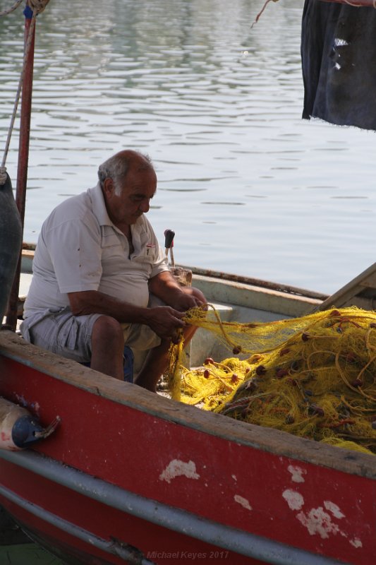 IMG_8413.JPG - Prepping the nets for the next day. 