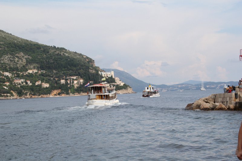 IMG_7710.JPG - Leaving the harbor