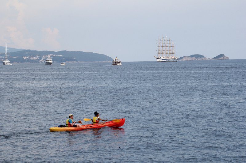 IMG_7717.JPG - Looking ahead in a few days, we hope to Kayak. 
