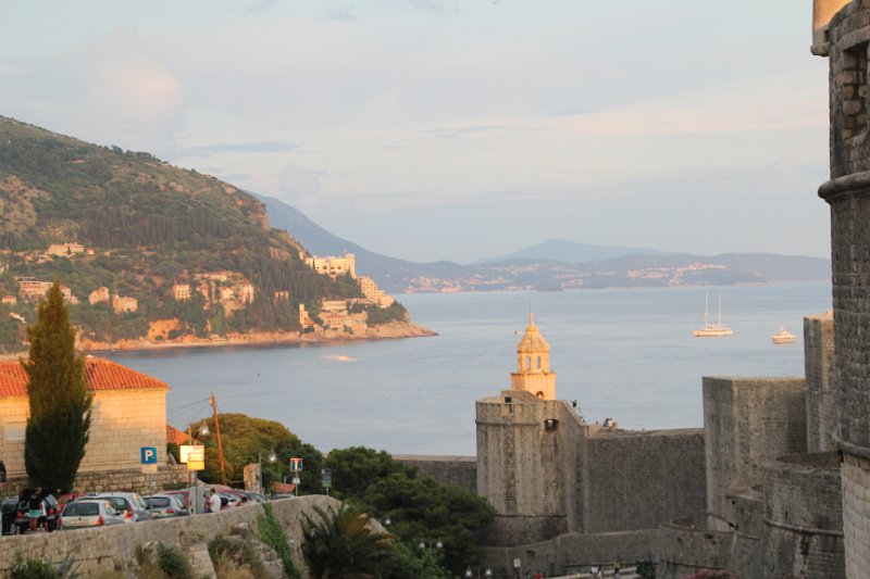 IMG_7806.JPG - Looking east 