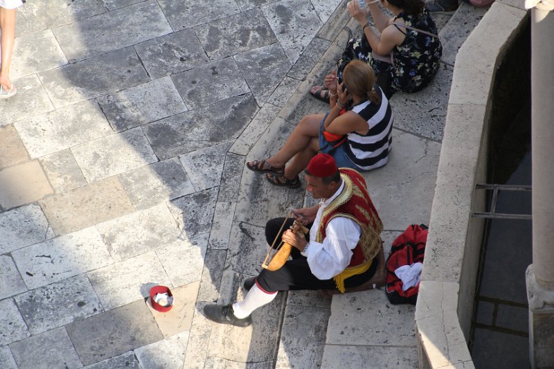 IMG_8751.JPG - Street performer