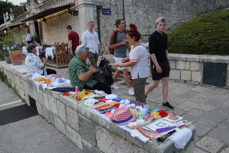 IMG_9028.JPG - Still some time to check out some local vendors outside the gate as we look for a taxi. 