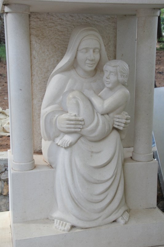 IMG_0907.JPG - Church on the promenade at Bol